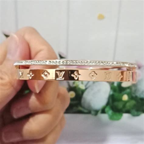 gelang louis vuitton emas
